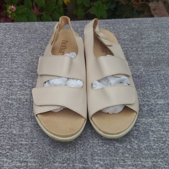 Hotter Made in England Sandals with Velcro Straps UK 6 US 8 Cream - Picture 1 of 7